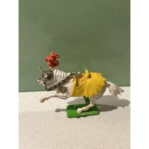 1971 Eritains White Horse Saddle 4In Figurine Britains Deetail Medieval Vintage